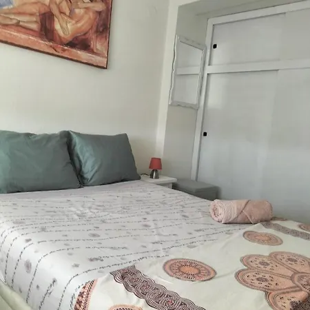 Apartment Primera Linea De Playa A 1km Del Puerto De