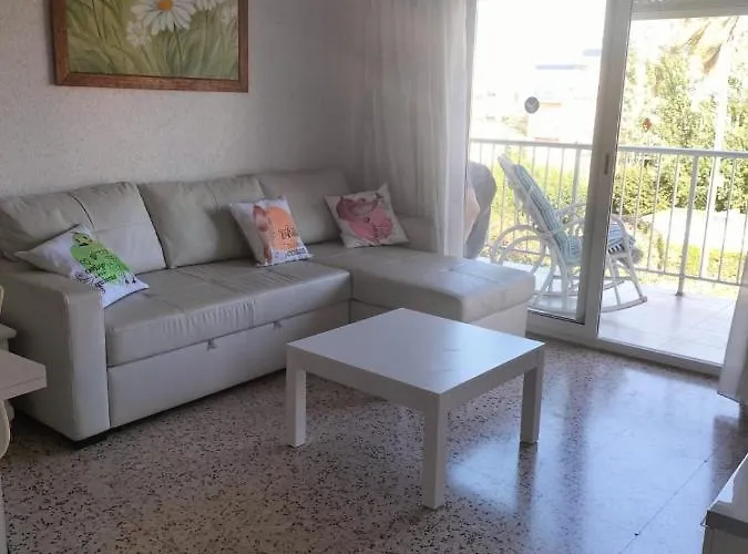 Primera Linea De Playa A 1km Del Puerto De Apartment