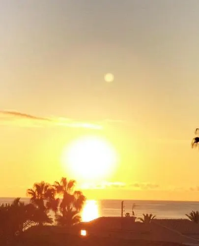 Primera Linea De Playa A 1km Del Puerto De Apartment *