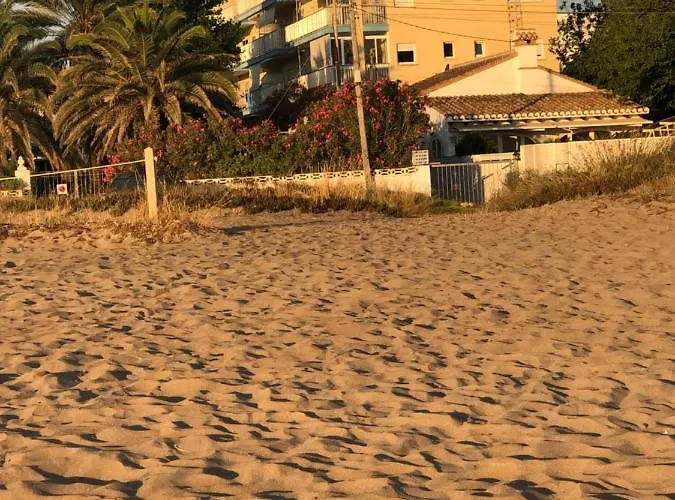 Apartment Primera Linea De Playa A 1km Del Puerto De