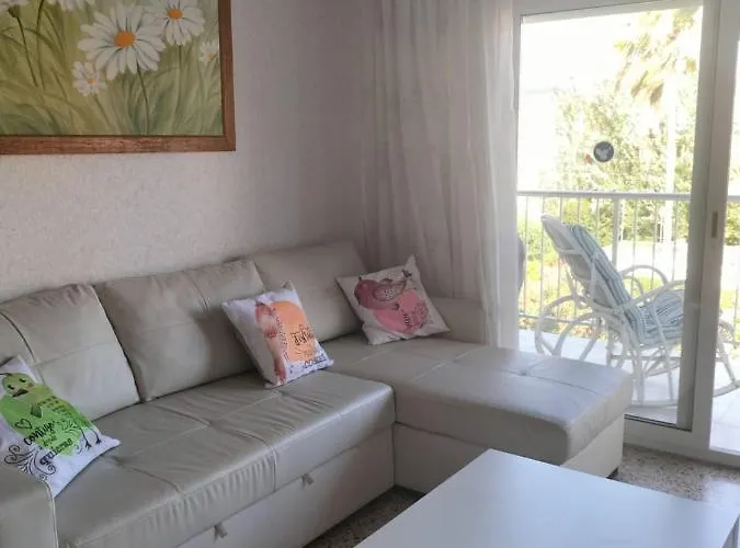 Primera Linea De Playa A 1km Del Puerto De Apartment *